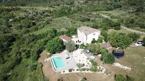 Grospierres Bed & Breakfast | Les agaves piscine panoramique vue exceptionnelle
