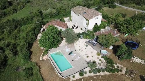 Grospierres Bed & Breakfast | Les agaves piscine panoramique vue exceptionnelle