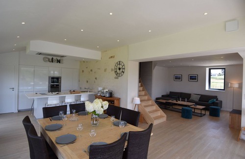 Plougoulm House | Les Aigrettes, feet in the water, Spa, 9 people