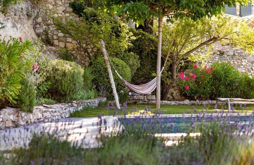 Eygalieres Villa | Les Alpilles - Six Bedroom Villa, Sleeps 10