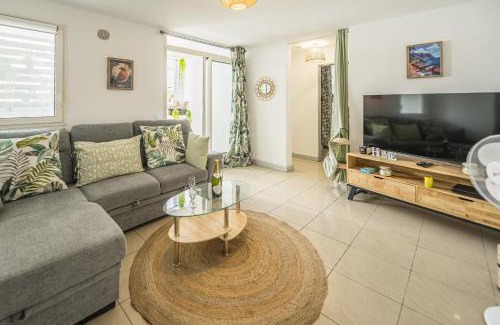 Sainte-Clotilde Centre Apartment | Les Amarantes - T2 confort & central - Wiskeys