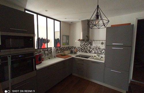 Morlaix Apartment | Les Amiets. Very large T3 with outdoor terrace