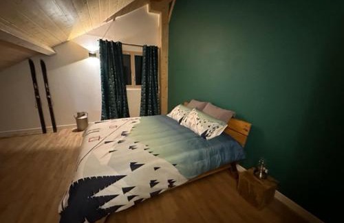 Chaux-Champagny Bed & Breakfast | LES ANTHOCYANES CHAMBRE MONTAGNE