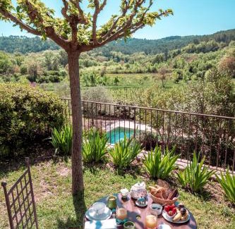 Carces Bed & Breakfast | Les Apiers, chambre d'hôtes de charme à Carcès