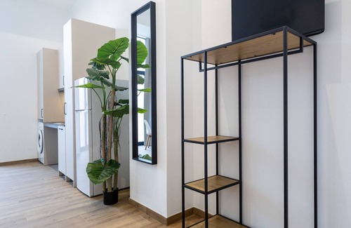 Montolivet Apartment | Les Arts Plaza C by Concept Flats