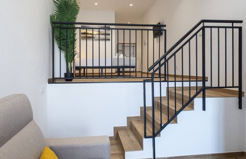 Montolivet Apartment | Les arts Turia 3 by Concept Flats