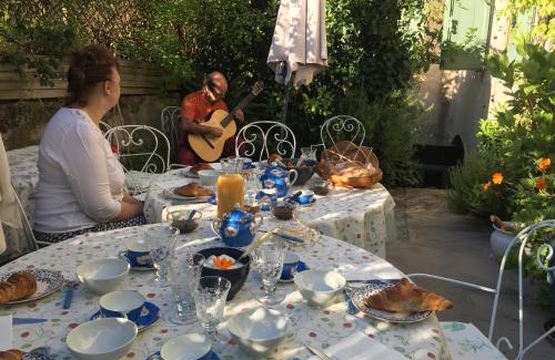 Saint-Hippolyte-du-Fort Bed & Breakfast | Les Asphodèles Amélie