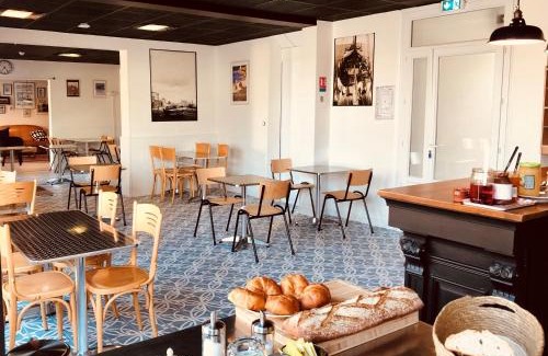 Saint-Gilles-Croix-de-Vie Hotel | LES BAIGNEURS