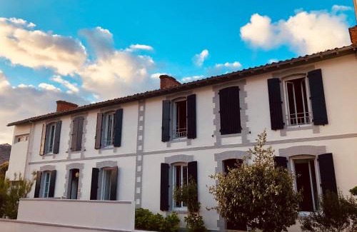 Saint-Gilles-Croix-de-Vie Hotel | LES BAIGNEURS