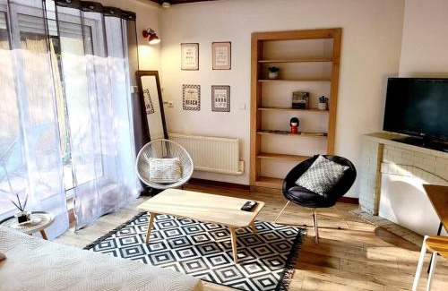 Millau Apartment | Les Bambous - Rez de jardin Millau Centre - Parking privatif, wifi