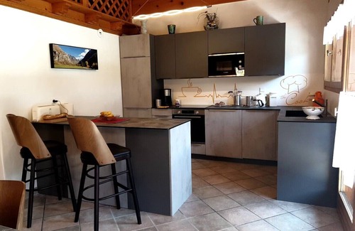 Bozel Apartment | "Les Barmés" 8Pers Fireplace Terrace Private garage & parking CENTRE STATION