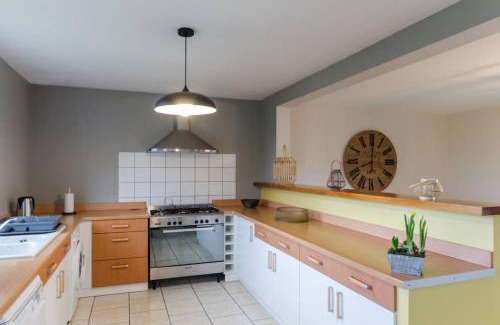 Paisy-Cosdon House | Les bigarreaux