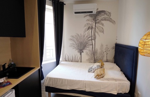 Villette Gare Apartment | LES Bulles DE Mona Chambre SPA
