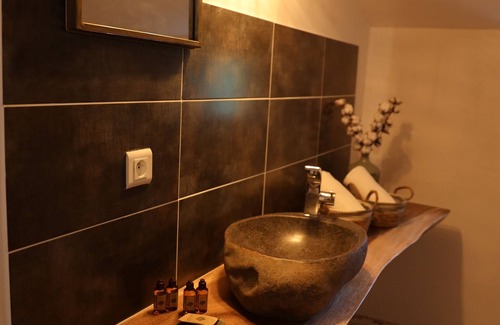 Massillargues-Attuech House | Les Cailloux Dorés