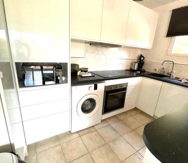 Cavalaire-sur-Mer Apartment | Les calanques