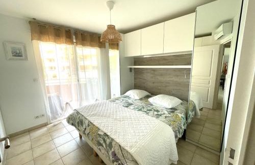 Cavalaire-sur-Mer Apartment | Les calanques
