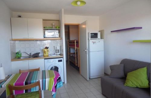 Saint-Cyprien Plage Apartment | LES CAPITELLES - Studio cabine - Piscine - plage à 50 m Ref Noga
