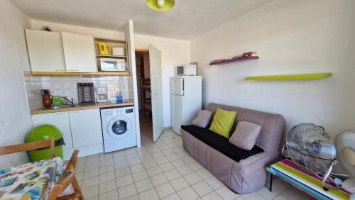 Saint-Cyprien Plage Apartment | LES CAPITELLES - Studio cabine - Piscine - plage à 50 m Ref Noga