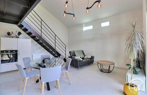 Melesse House | Les capucines