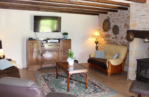 Saint-Estephe House | Les Casaniers Converted Barn with private pool and terraces, 2- 6 people