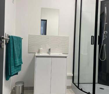 Yvre-l'Eveque Ski Chalet | Les Chalets du Mancel - Chalet Victor - 500 m Bouleries Jump , 10 min du circuit des 24h