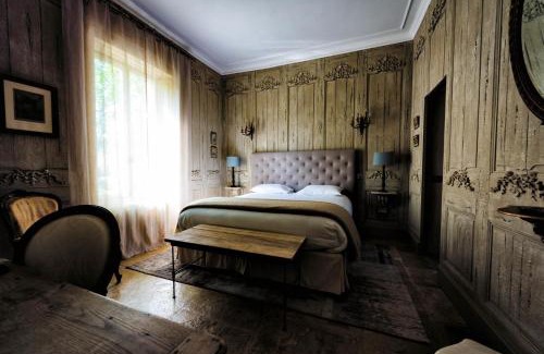 Saint-Georges-sur-Moulon Bed & Breakfast | Les Chambres d'Hôtes du Château de Saint-Georges