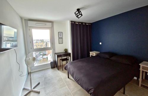 La Faourette Apartment | Les chambres de Sandrine avec salle d'eau privée dans un appartement en collocation