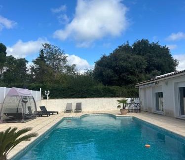 Donzere Apartment | LES CLÉMATITES