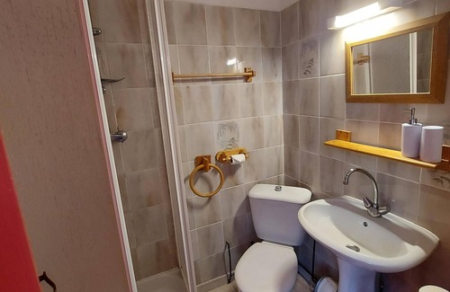 Saint-Julien-d'Arpaon Bed & Breakfast | Les Copains à Bord - The Moulin room