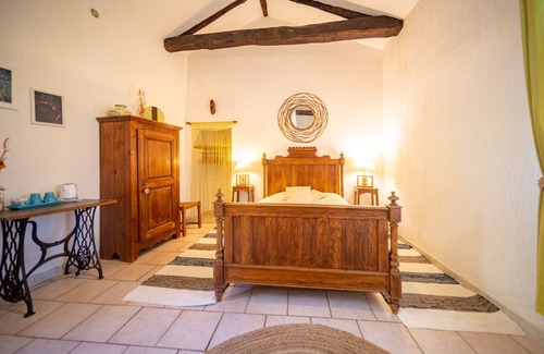 Saint-Julien-d'Arpaon Bed & Breakfast | Les Copains à Bord - The Moulin room