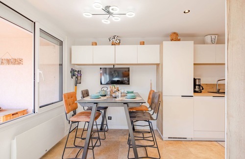 La Nartelle Apartment | Les Coteaux de la Nartelle by Interhome