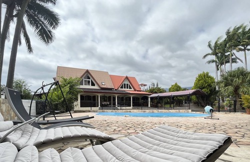 Saint-Benoit Apartment | Les Cyprès chambre d'hôtes la Villa Lyse