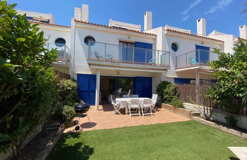 Mas Pinell Ski Chalet | Les Dunes 04 - Beachfront, A/C and with pool