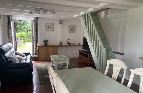 Saint-Georges-de-Livoye House | Les Forges