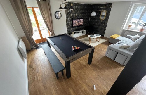 Saint-Georges-de-Grehaigne House | Les gîtes de Madline, Le gîte du prieuré