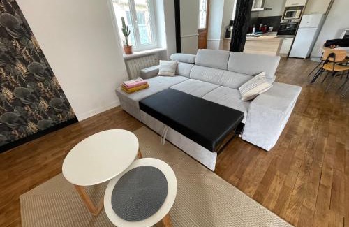 Saint-Georges-de-Grehaigne House | Les gîtes de Madline, Le gîte du prieuré