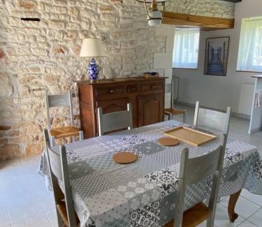 Geay Bed & Breakfast | Les gîtes des Lauriers roses Chambre privée Île d Oléron