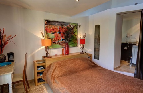 Lauris Bed & Breakfast | Les Gargoulettes