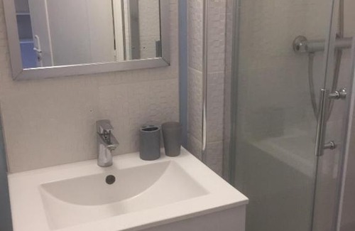 Les Cheres Apartment | LES GITES CHEROIS agréable RDC maison- 2 personnes