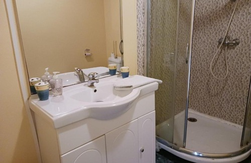 Saint-Pierre-de-Buzet Villa | Les Glycines