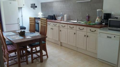 Fiquefleur-Equainville House | Les grands pins