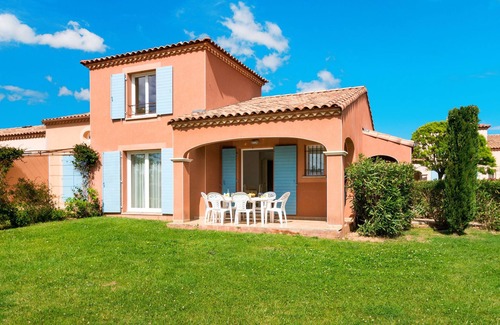 Homps House | Les Hauts du Lac by Interhome