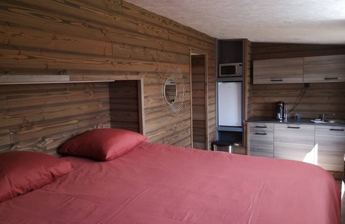 Saint-Leonard-des-Bois Bed & Breakfast | les Insolites de JSK