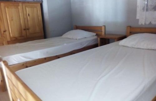 Saint-Martin-de-Bromes House | Les Iris , mazet 48