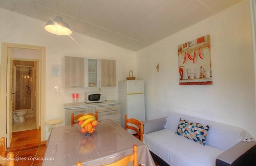 Ajaccio House | Les Lauriers roses with communal swimming pool