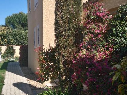 Magalas Bed & Breakfast | LES LAVANDINES