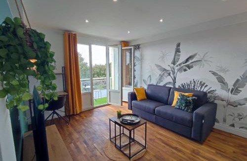 Chateauroux Apartment | Les Lucioles - balcon - calme