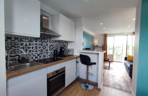 Chateauroux Apartment | Les Lucioles - balcon - calme