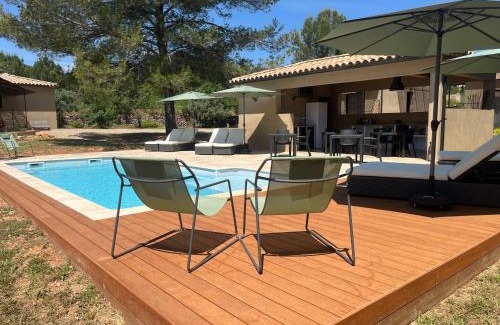 Cotignac Bed & Breakfast | Les maisons de loup a loup