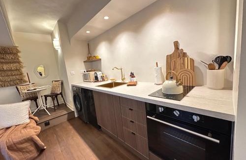 Macon Apartment | LES MALDIVES, T2, Balcon, Hyper centre Place aux Herbes